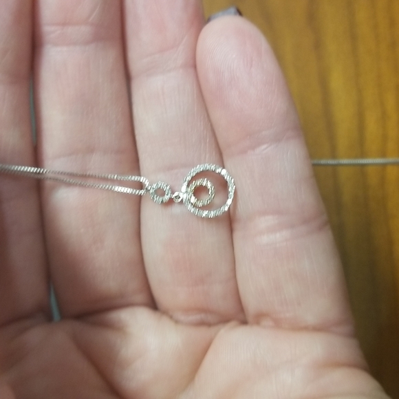 Sparkling 14kt & Diamond necklace - Picture 9 of 10